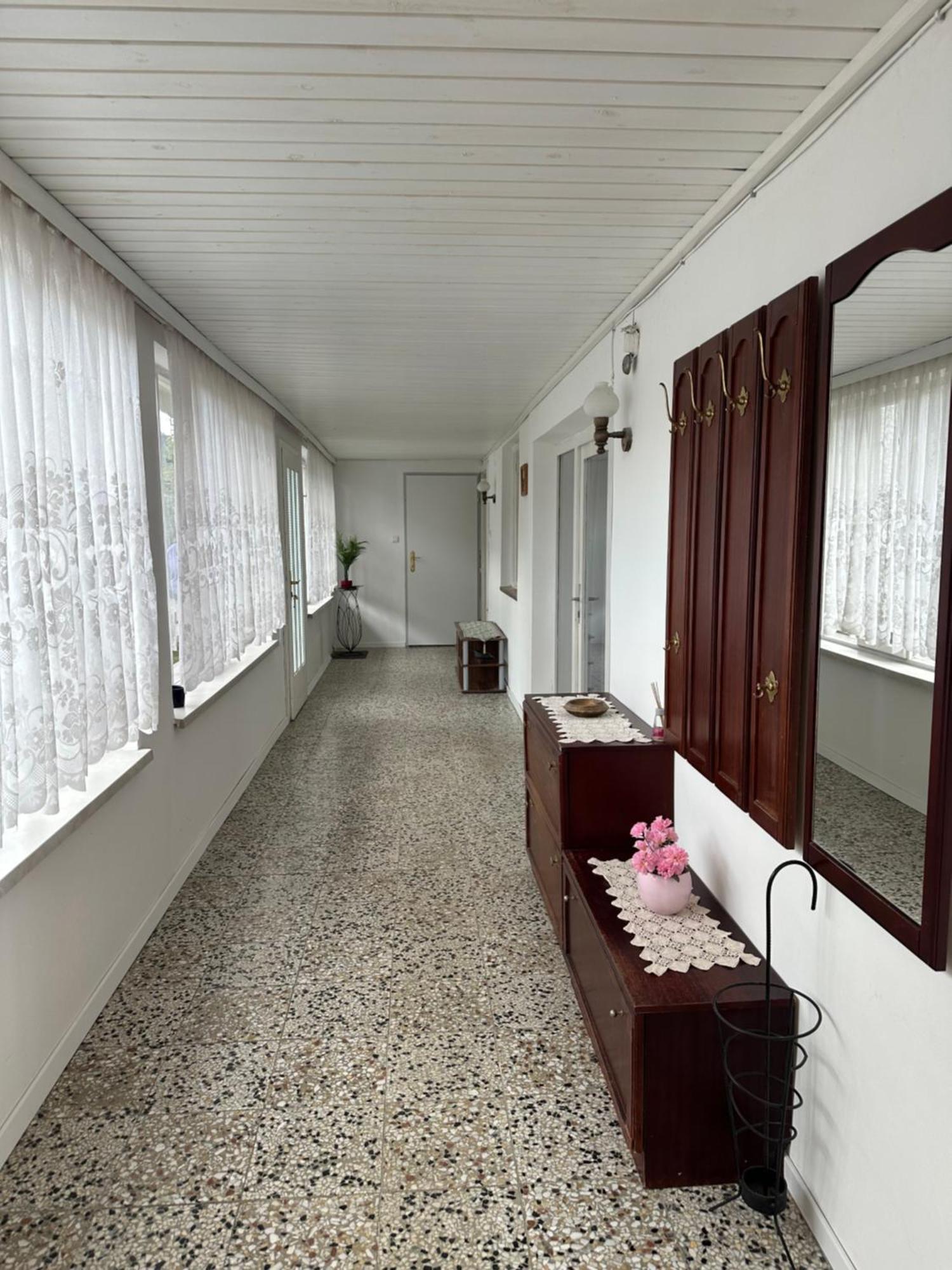 Cheap Outlet Center Apartment With Pool Parndorf Exterior photo